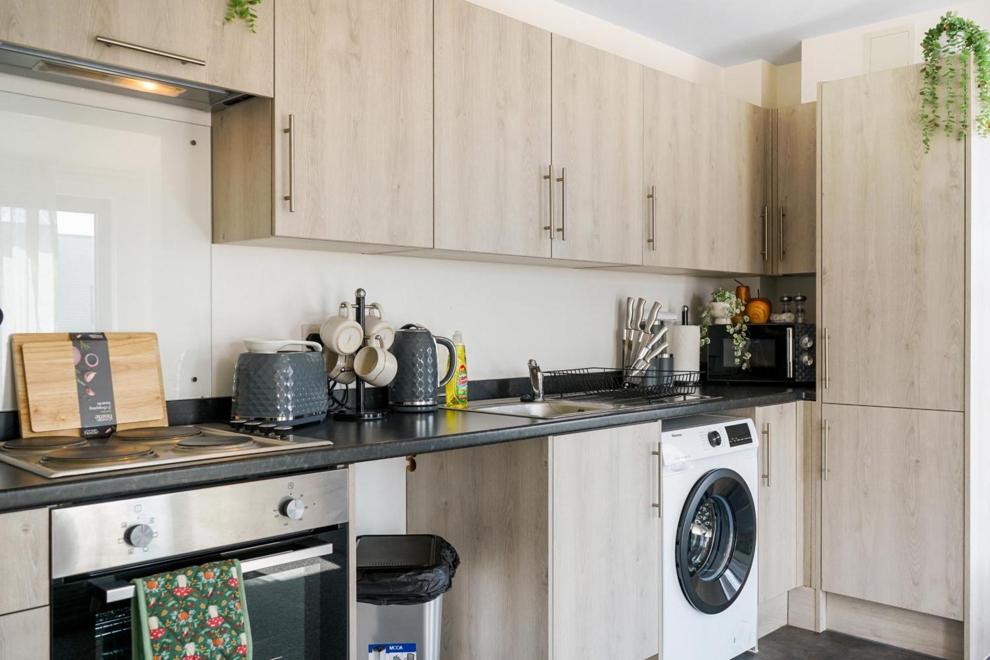 Modern Apartments With Free Parking Near Heathrow Colnbrook Экстерьер фото