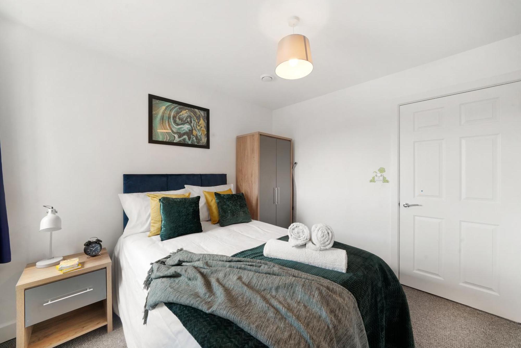 Modern Apartments With Free Parking Near Heathrow Colnbrook Экстерьер фото