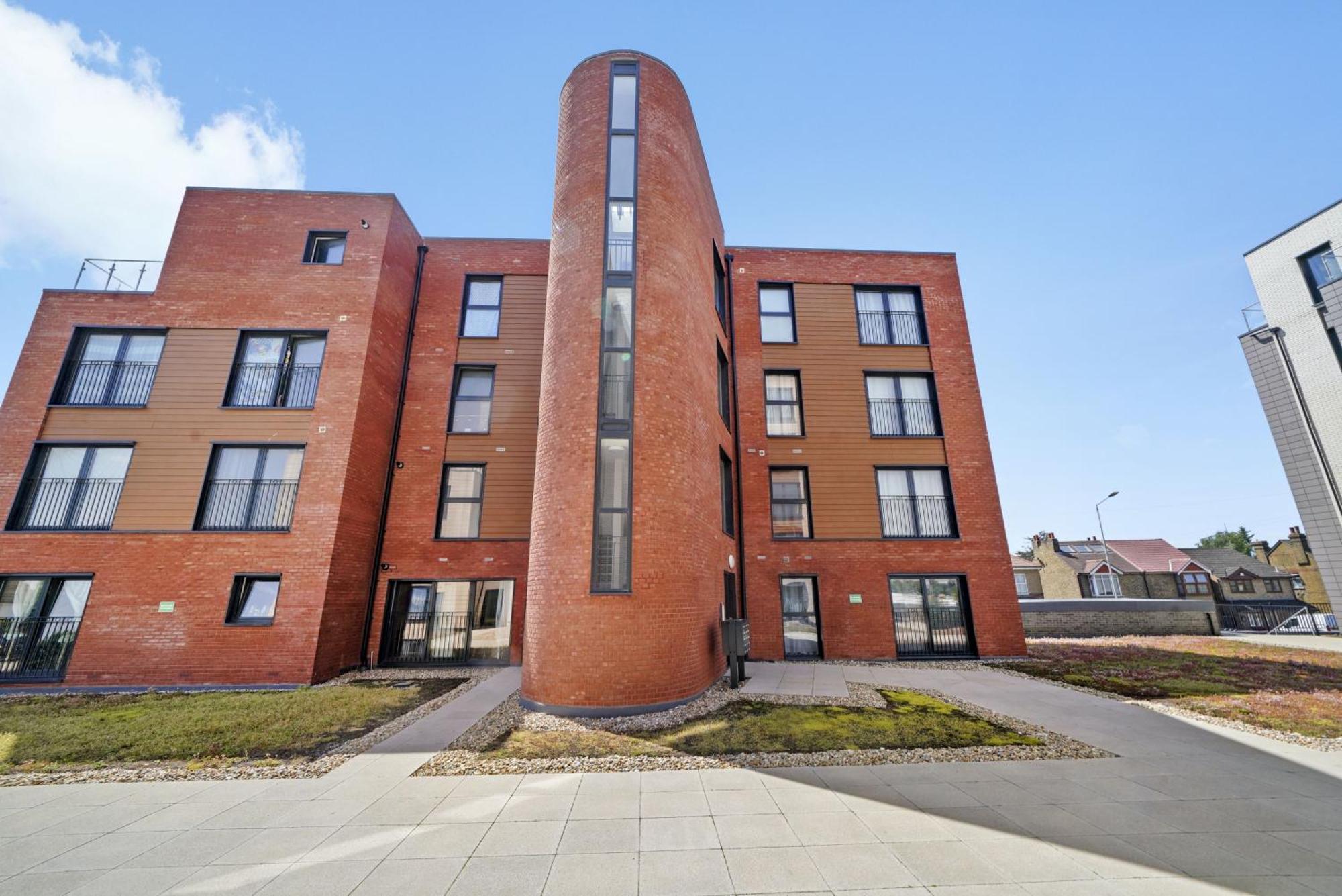 Modern Apartments With Free Parking Near Heathrow Colnbrook Экстерьер фото