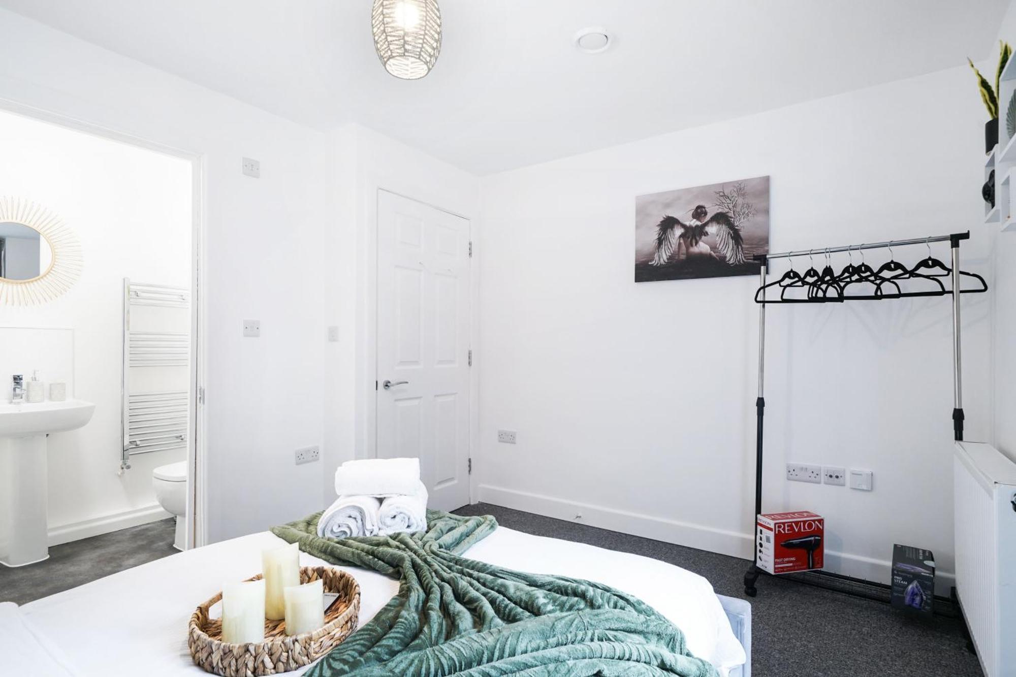 Modern Apartments With Free Parking Near Heathrow Colnbrook Экстерьер фото