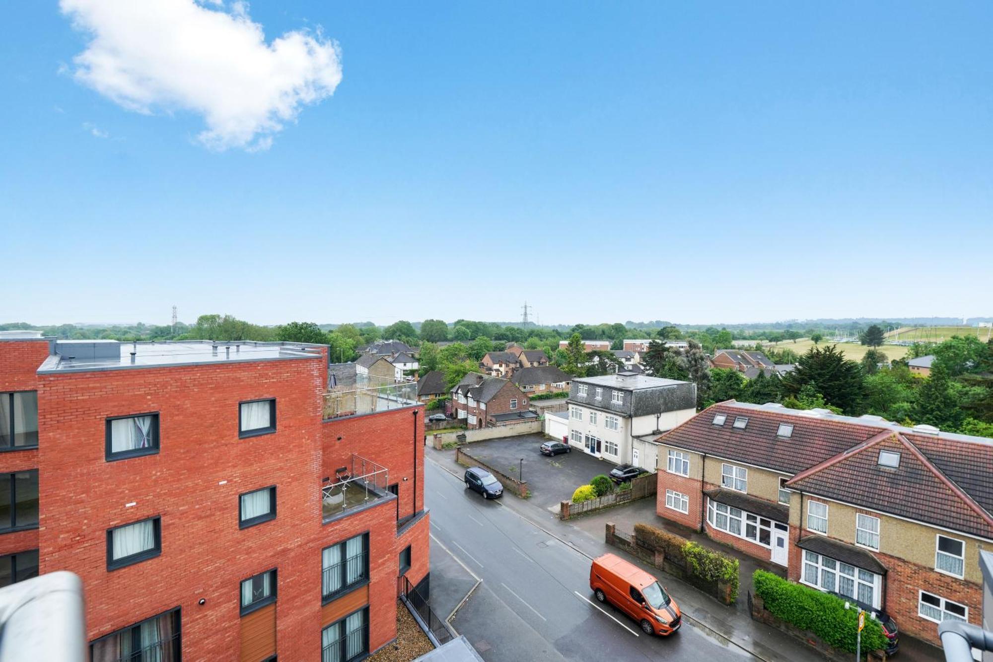 Modern Apartments With Free Parking Near Heathrow Colnbrook Экстерьер фото