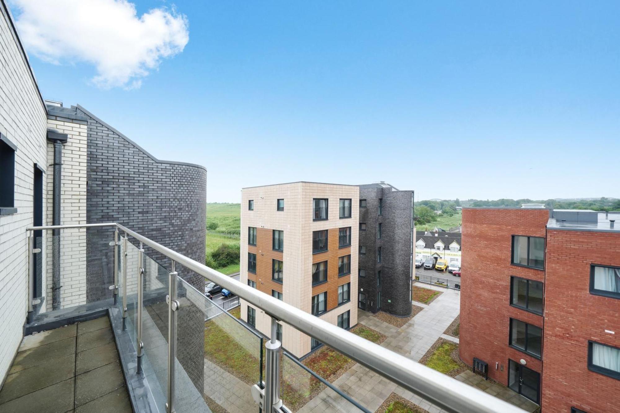 Modern Apartments With Free Parking Near Heathrow Colnbrook Экстерьер фото