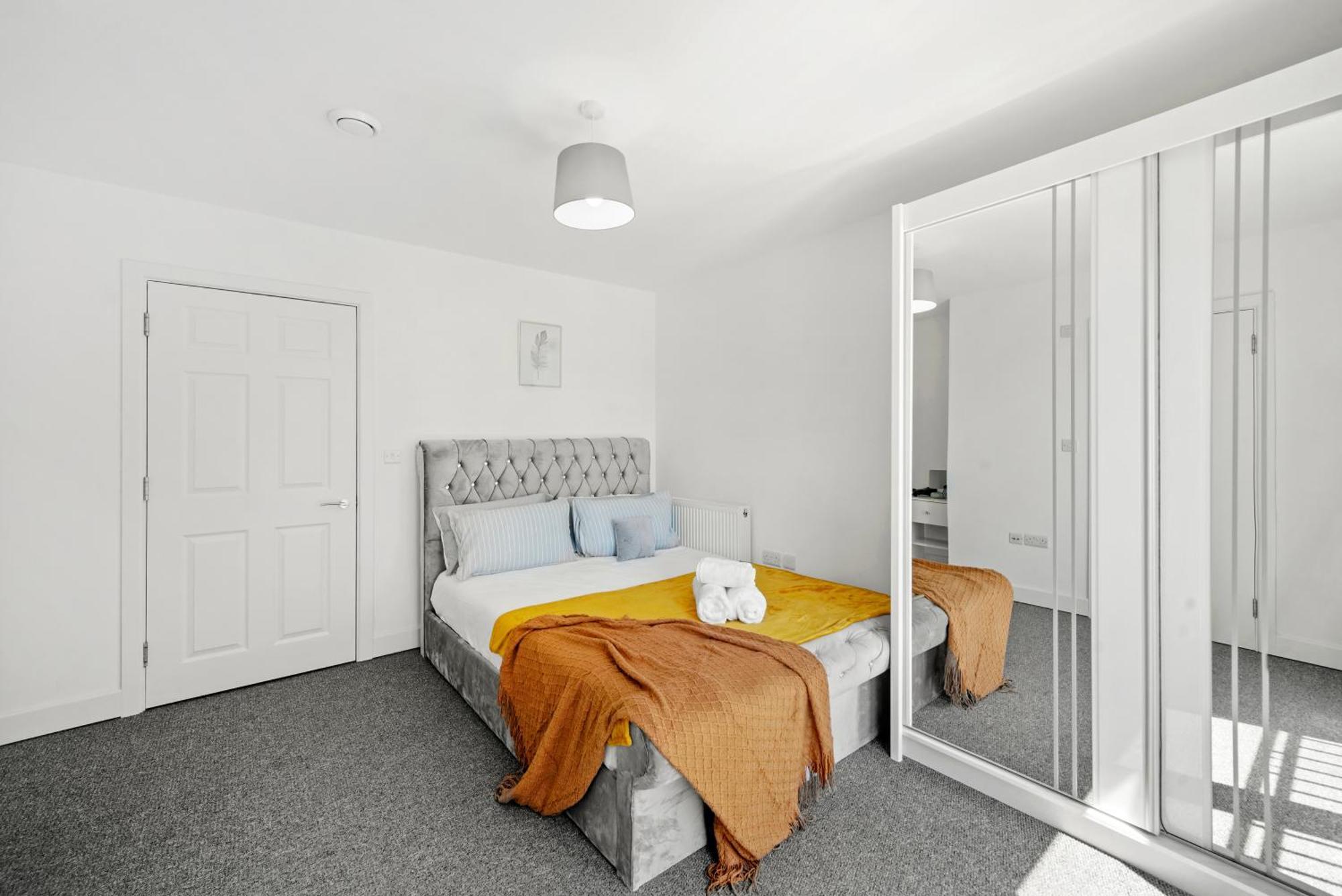 Modern Apartments With Free Parking Near Heathrow Colnbrook Экстерьер фото
