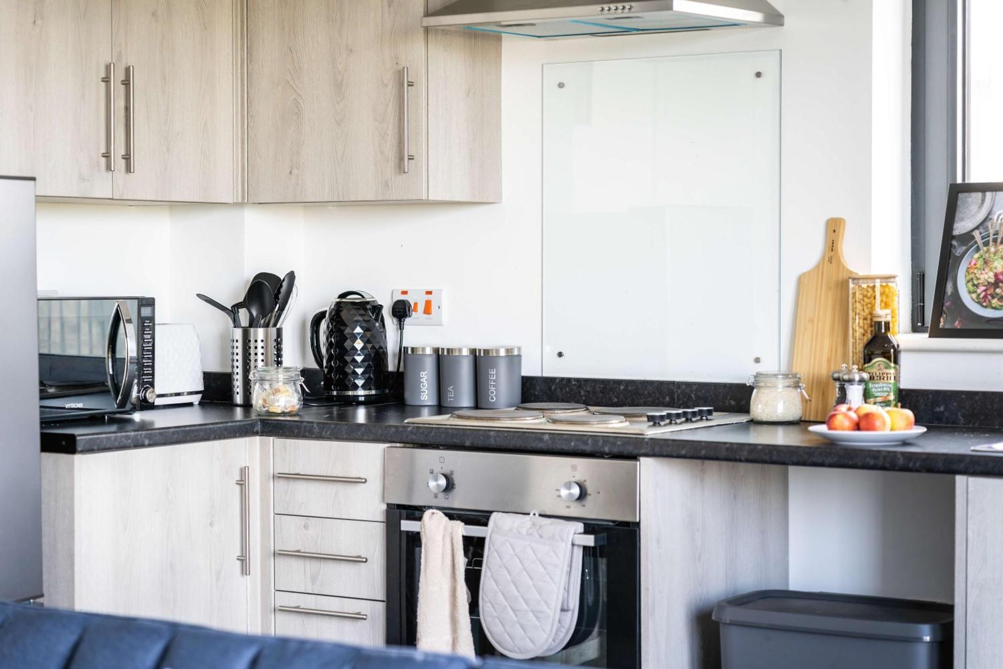 Modern Apartments With Free Parking Near Heathrow Colnbrook Экстерьер фото