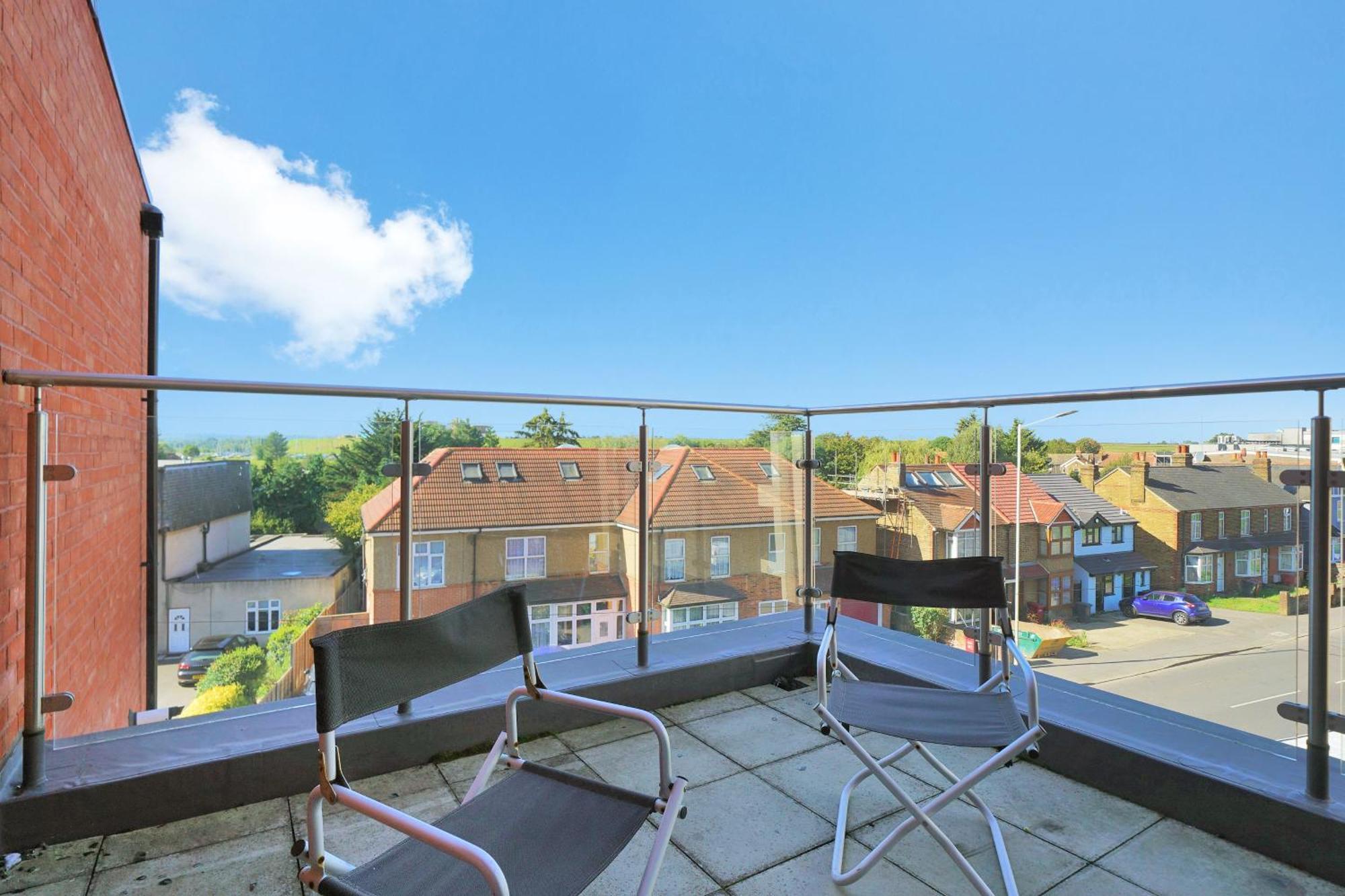 Modern Apartments With Free Parking Near Heathrow Colnbrook Экстерьер фото