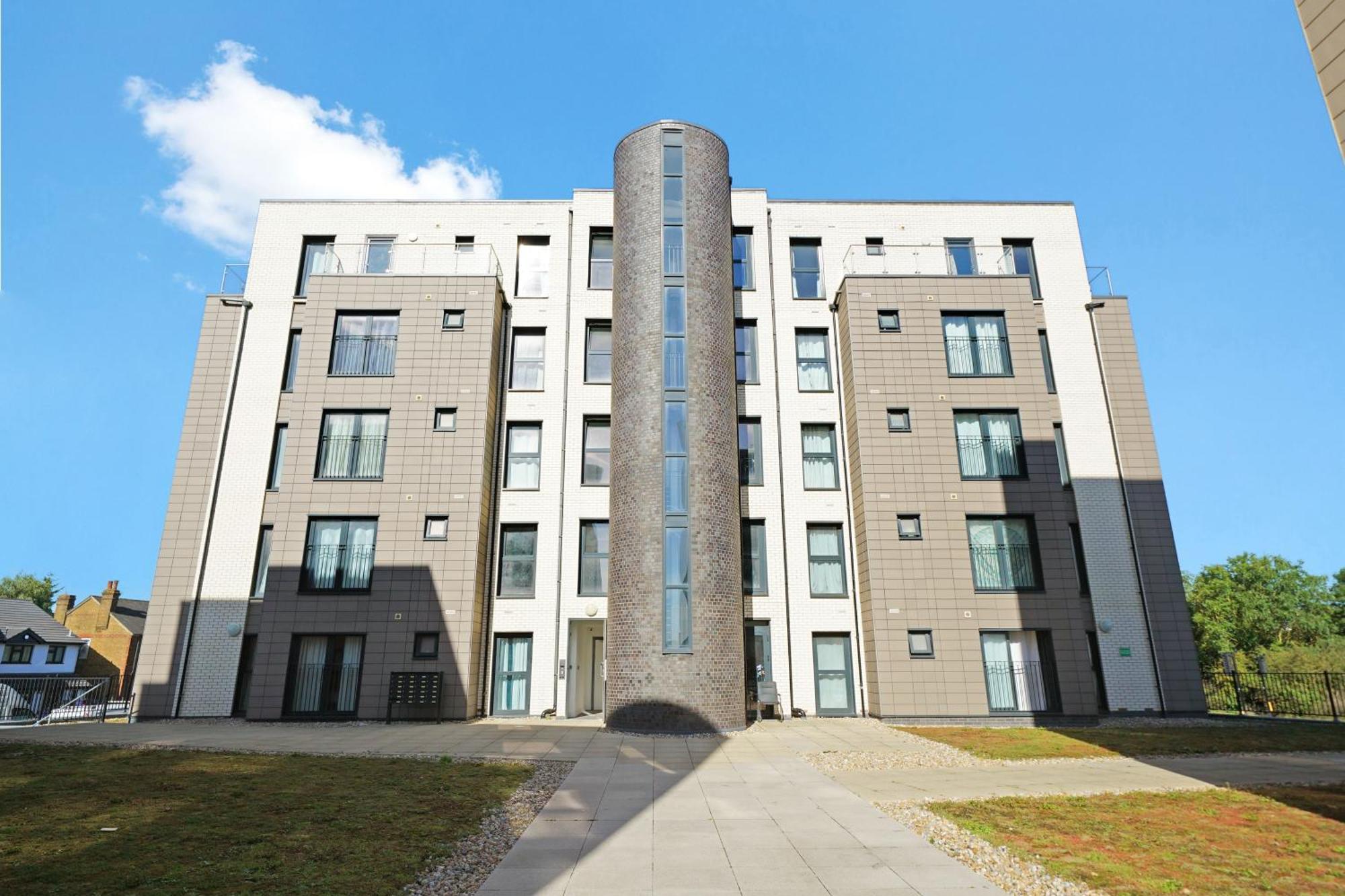 Modern Apartments With Free Parking Near Heathrow Colnbrook Экстерьер фото